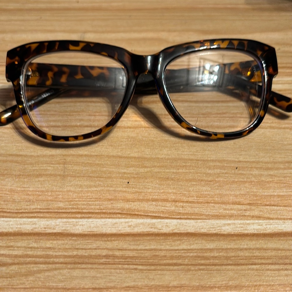 Tortoise shell glasses